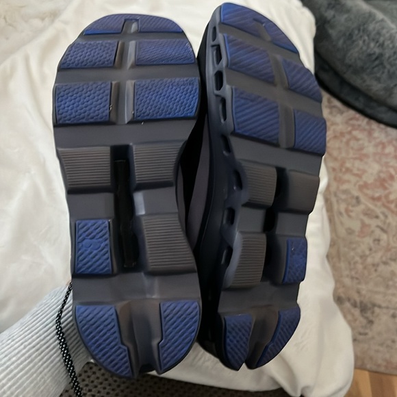 ON Running Cloud Monster Men's Black and Purple Shoes - Picture 5 of 5